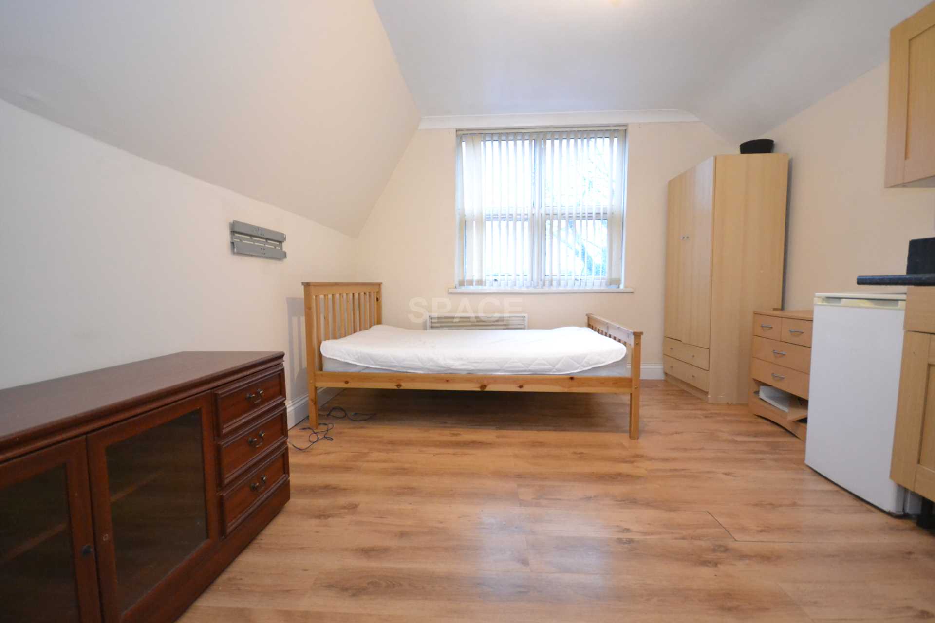 London Road, Reading, Image 2