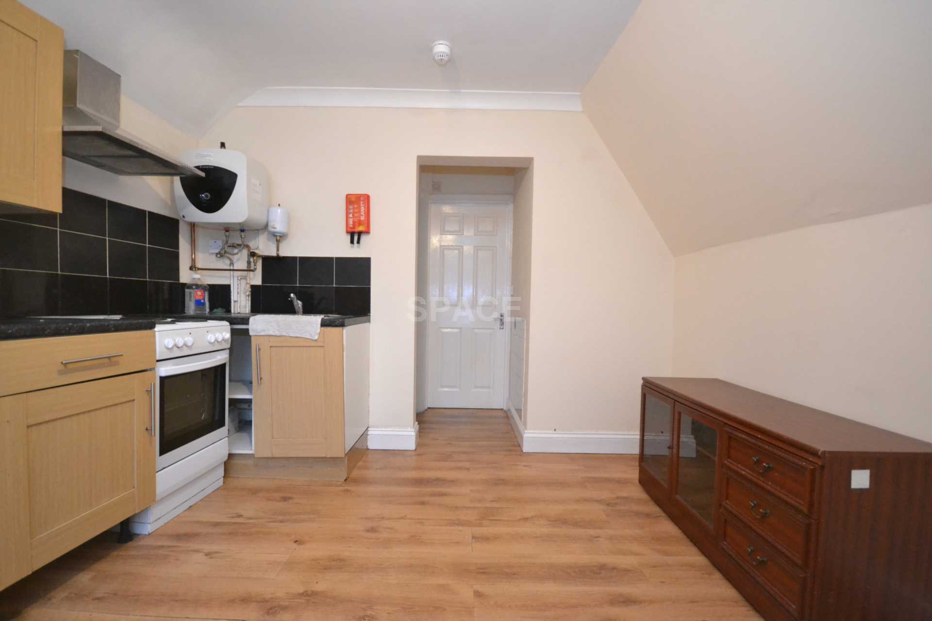 London Road, Reading, Image 4