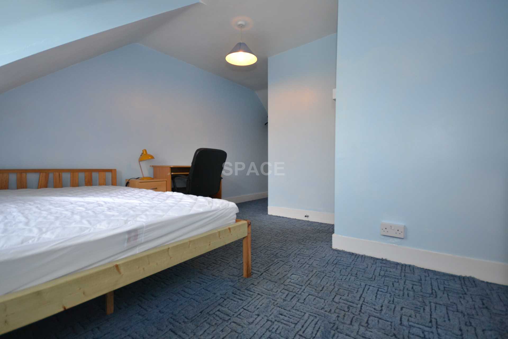 Essex Street, Reading Town, Image 11