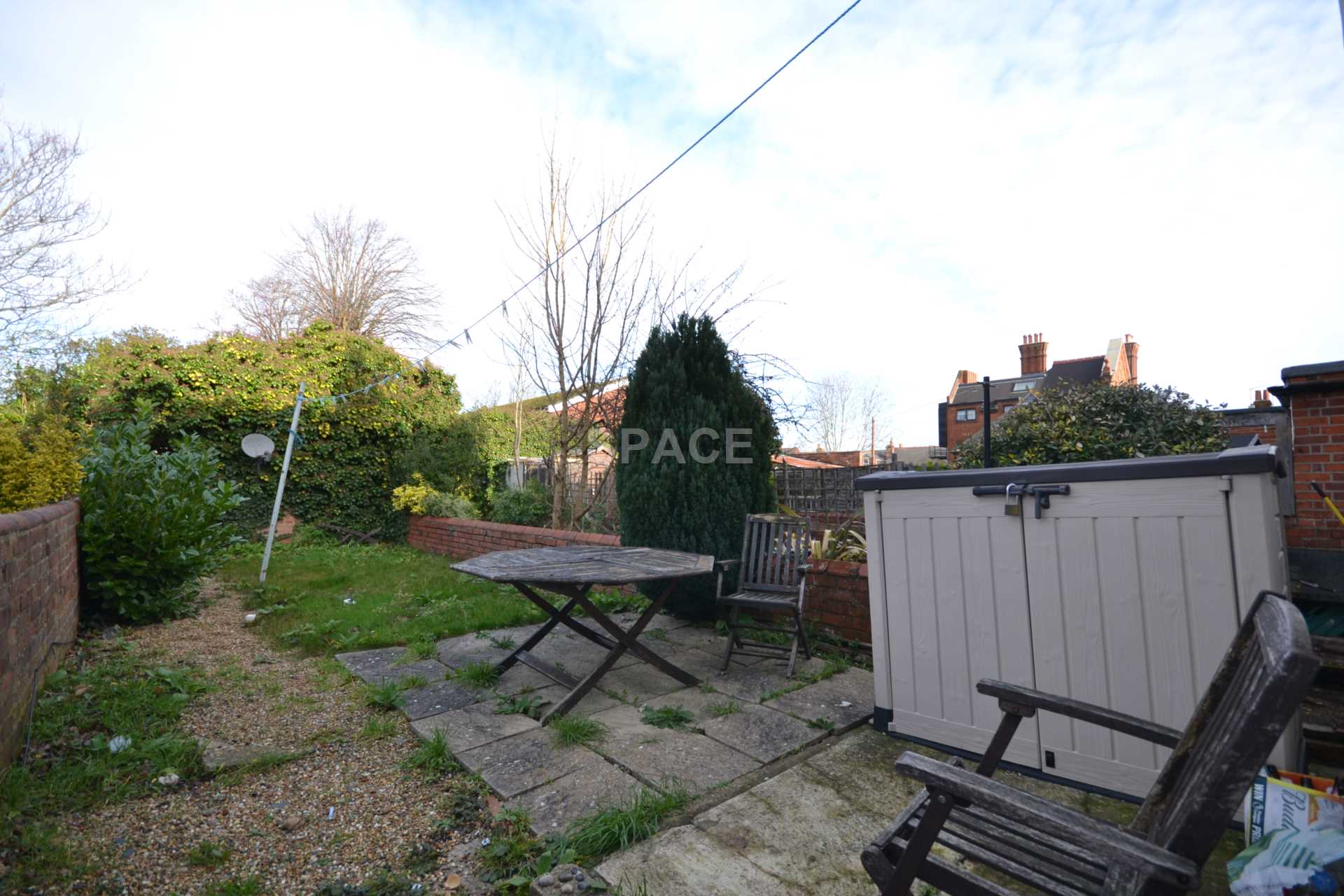 Essex Street, Reading Town, Image 13