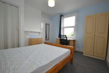 Essex Street, Reading Town, Image 10