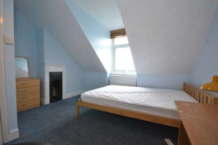 Essex Street, Reading Town, Image 12