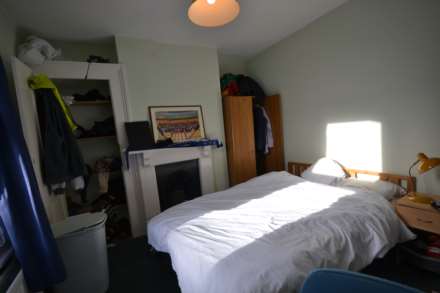 Essex Street, Reading Town, Image 5