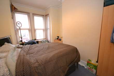 Essex Street, Reading Town, Image 7
