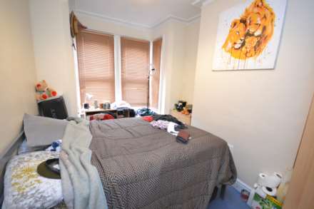 Essex Street, Reading Town, Image 9