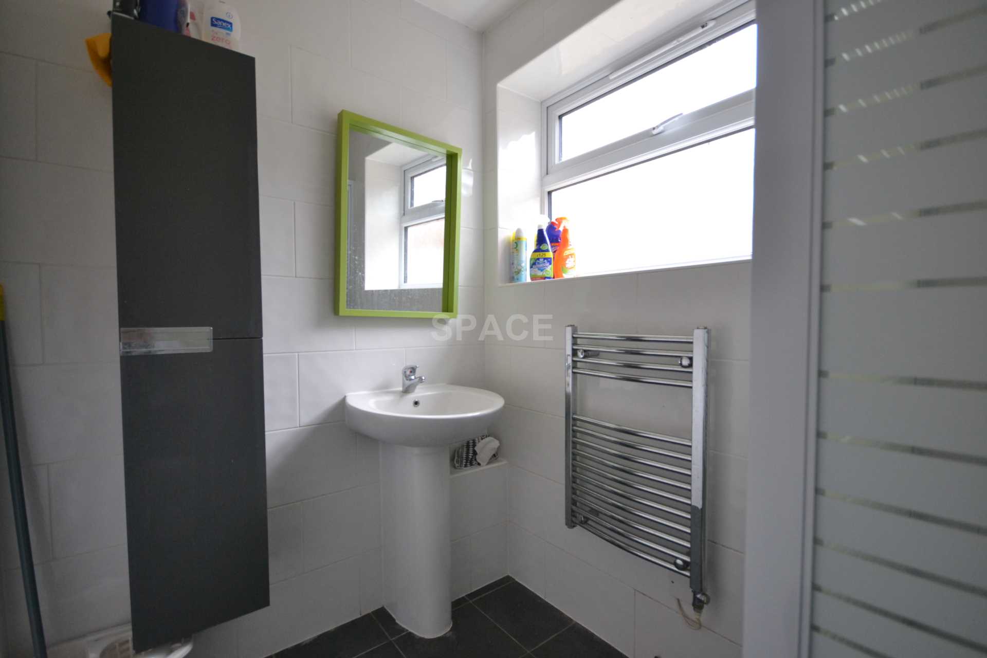 Pitcroft Avenue, Reading, Image 9