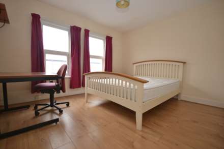Pitcroft Avenue, Reading, Image 3