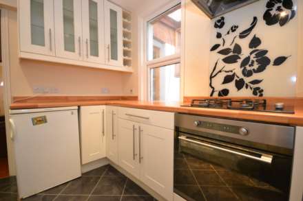 Pitcroft Avenue, Reading, Image 7
