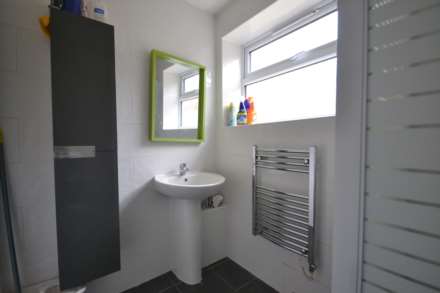 Pitcroft Avenue, Reading, Image 9
