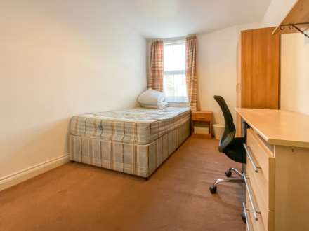 Wokingham Road, University, Image 2