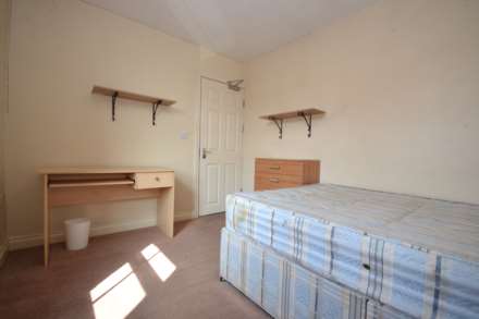 Wokingham Road, Earley, Reading, Berkshire, RG6 1LG, Image 1