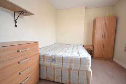 Wokingham Road, Earley, Reading, Berkshire, RG6 1LG, Image 6