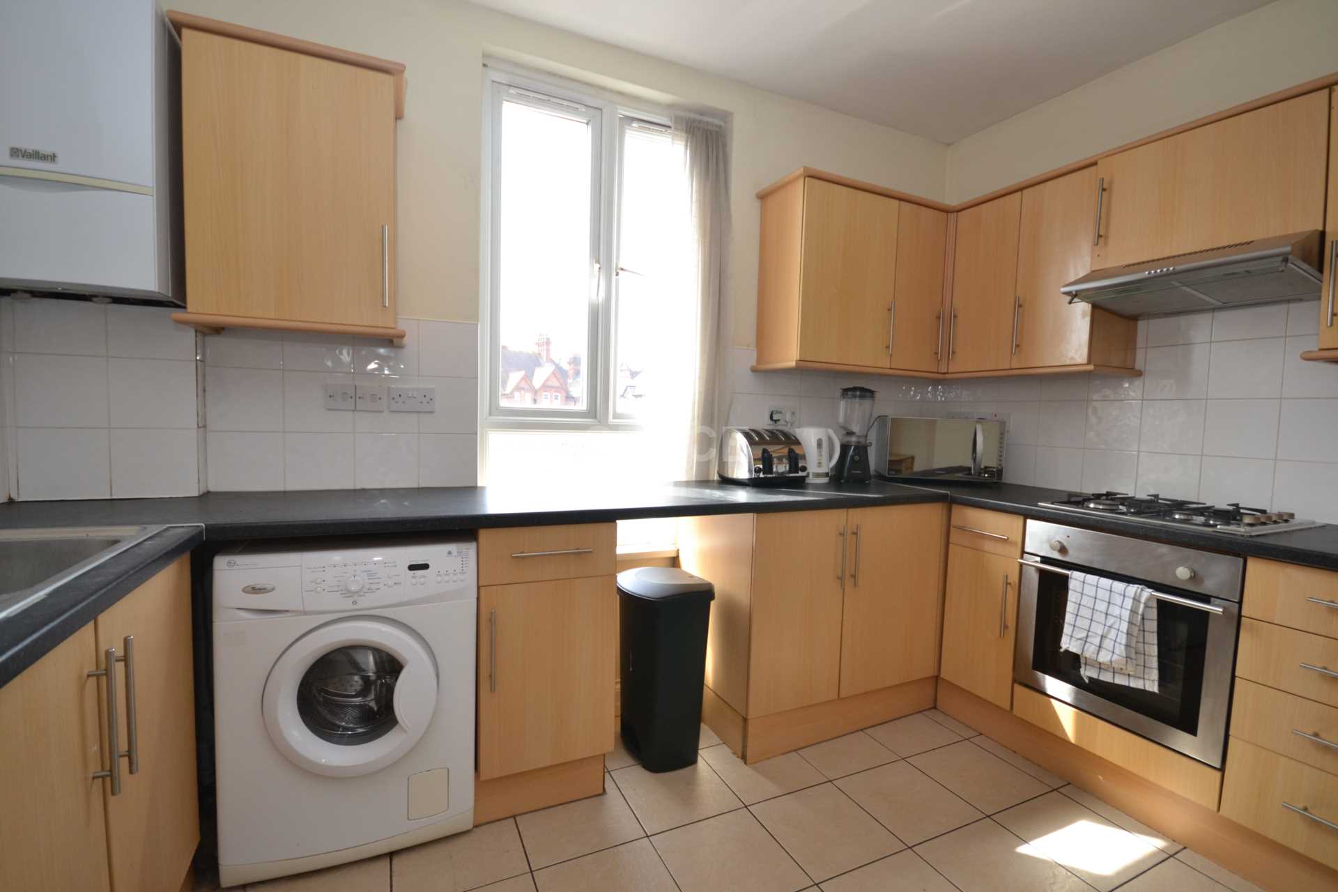 Wokingham Road, Earley, Reading, Berkshire, RG6 1LG, Image 2