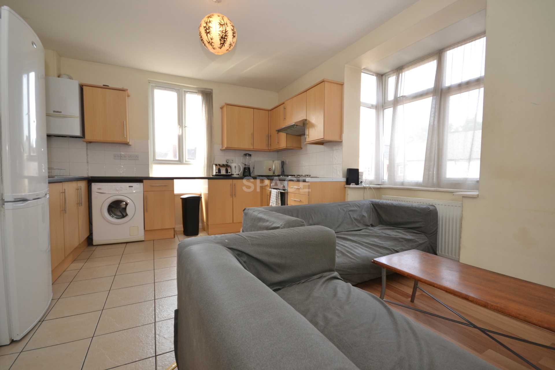 Wokingham Road, Earley, Reading, Berkshire, RG6 1LG, Image 4