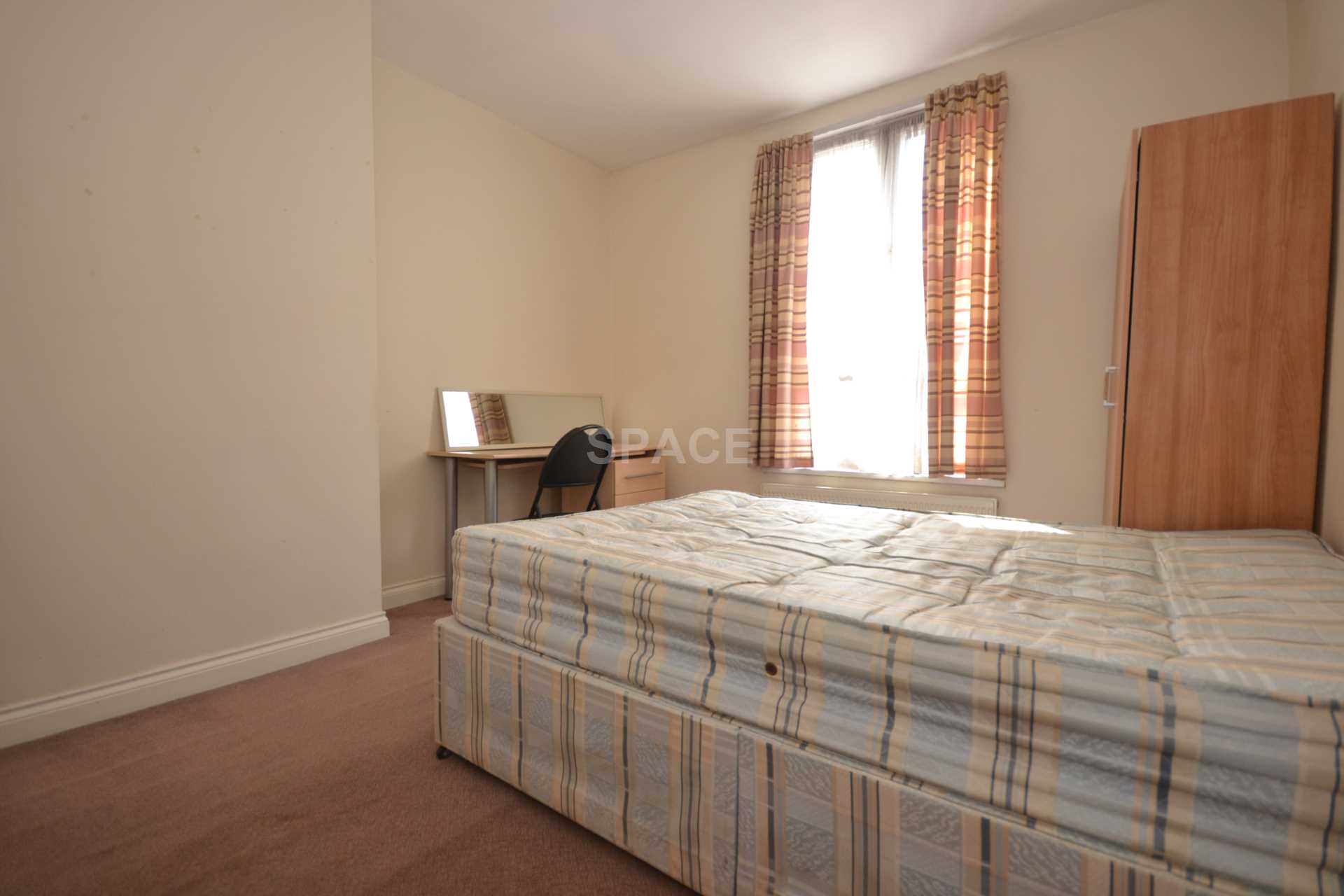 Wokingham Road, Earley, Reading, Berkshire, RG6 1LG, Image 5