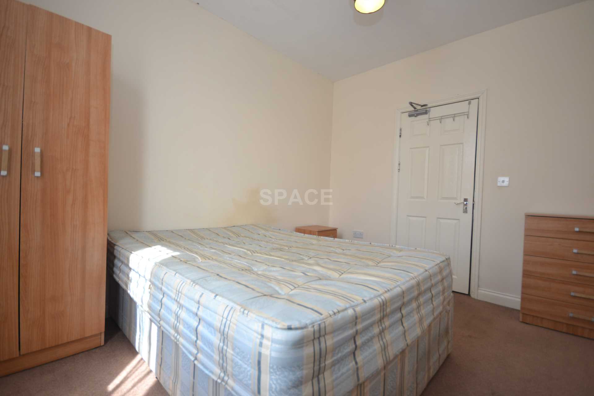 Wokingham Road, Earley, Reading, Berkshire, RG6 1LG, Image 6