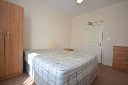 Wokingham Road, Earley, Reading, Berkshire, RG6 1LG, Image 6