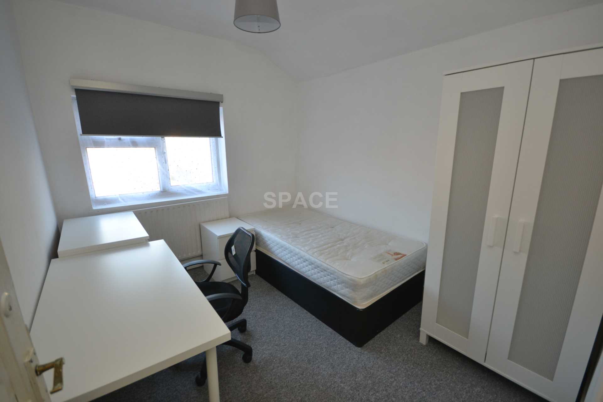 Grange Avenue, Reading, Berkshire, RG6 1DL, Image 7