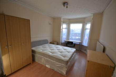 Grange Avenue, Reading, Berkshire, RG6 1DL, Image 3