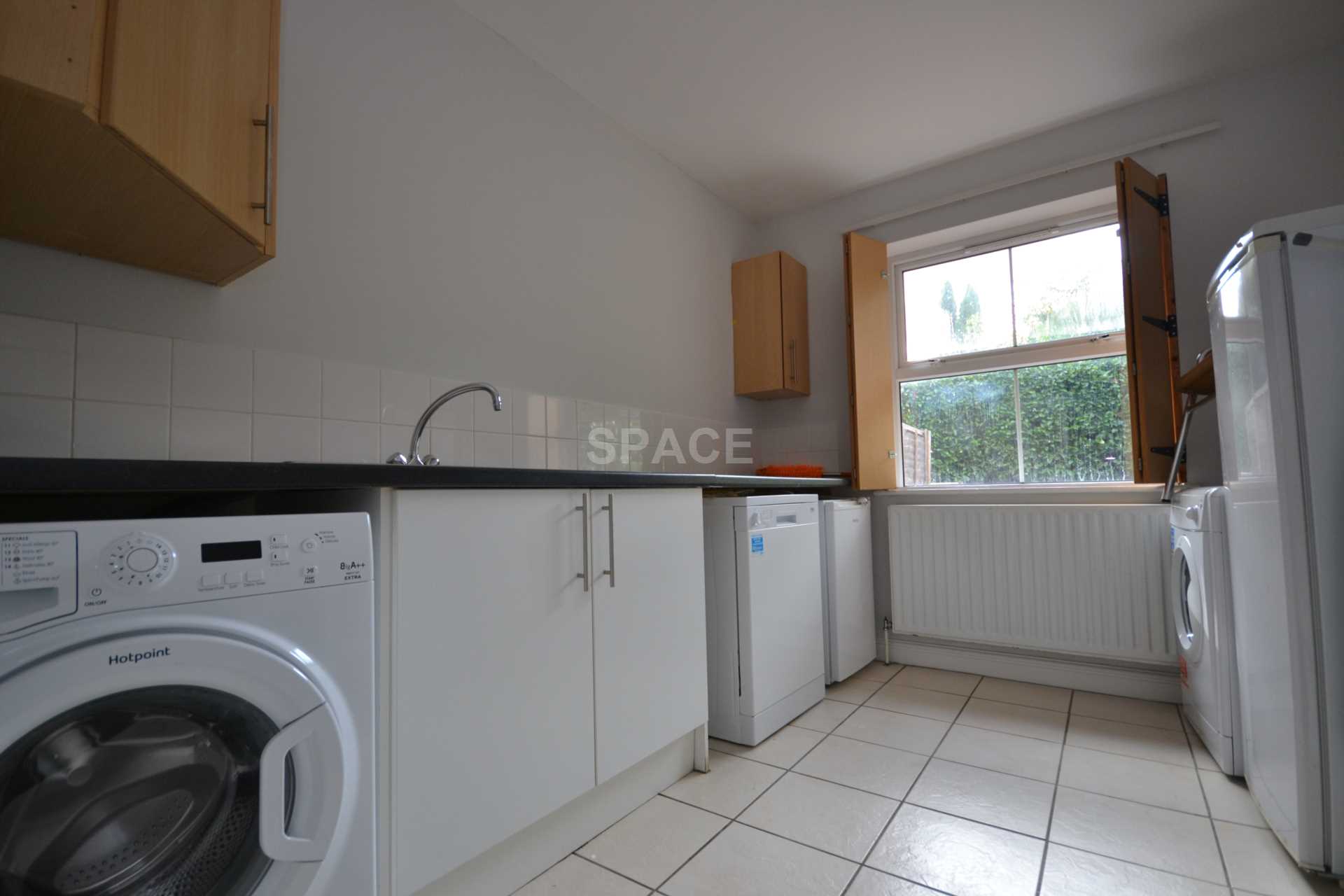 Erleigh Road, University, RG15NH, Image 16