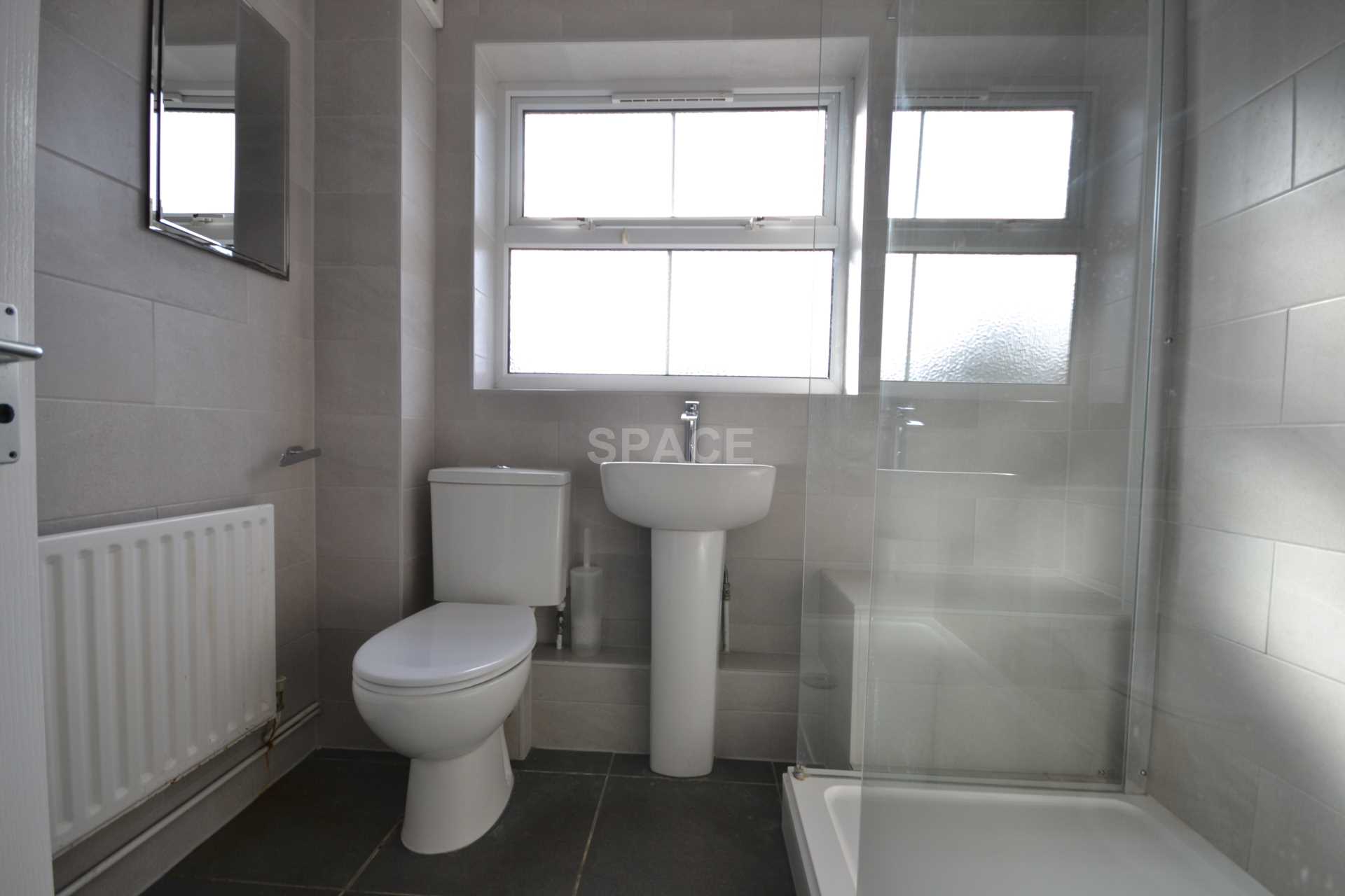 Erleigh Road, University, RG15NH, Image 9