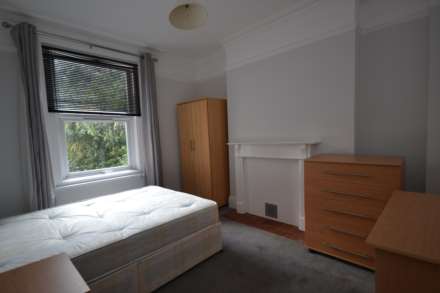 Erleigh Road, University, RG15NH, Image 10
