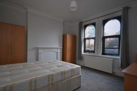 Erleigh Road, University, RG15NH, Image 11