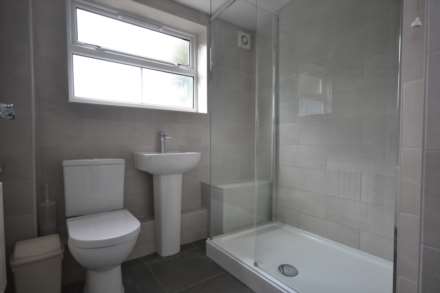 Erleigh Road, University, RG15NH, Image 12