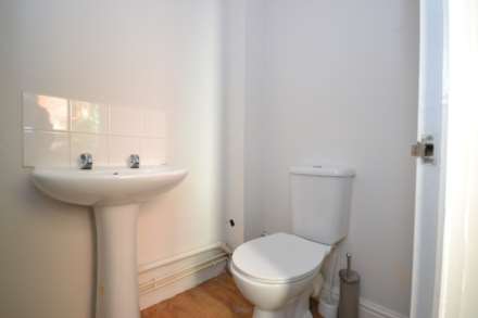 Erleigh Road, University, RG15NH, Image 15