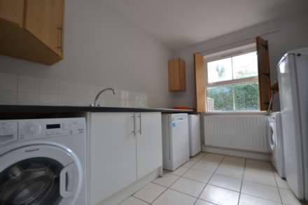 Erleigh Road, University, RG15NH, Image 16