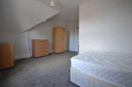 Erleigh Road, University, RG15NH, Image 3