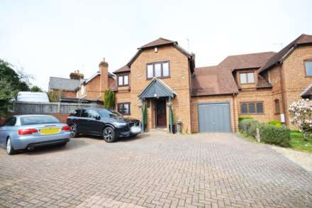 4 Bedroom Semi-Detached, Beech Lane, Reading