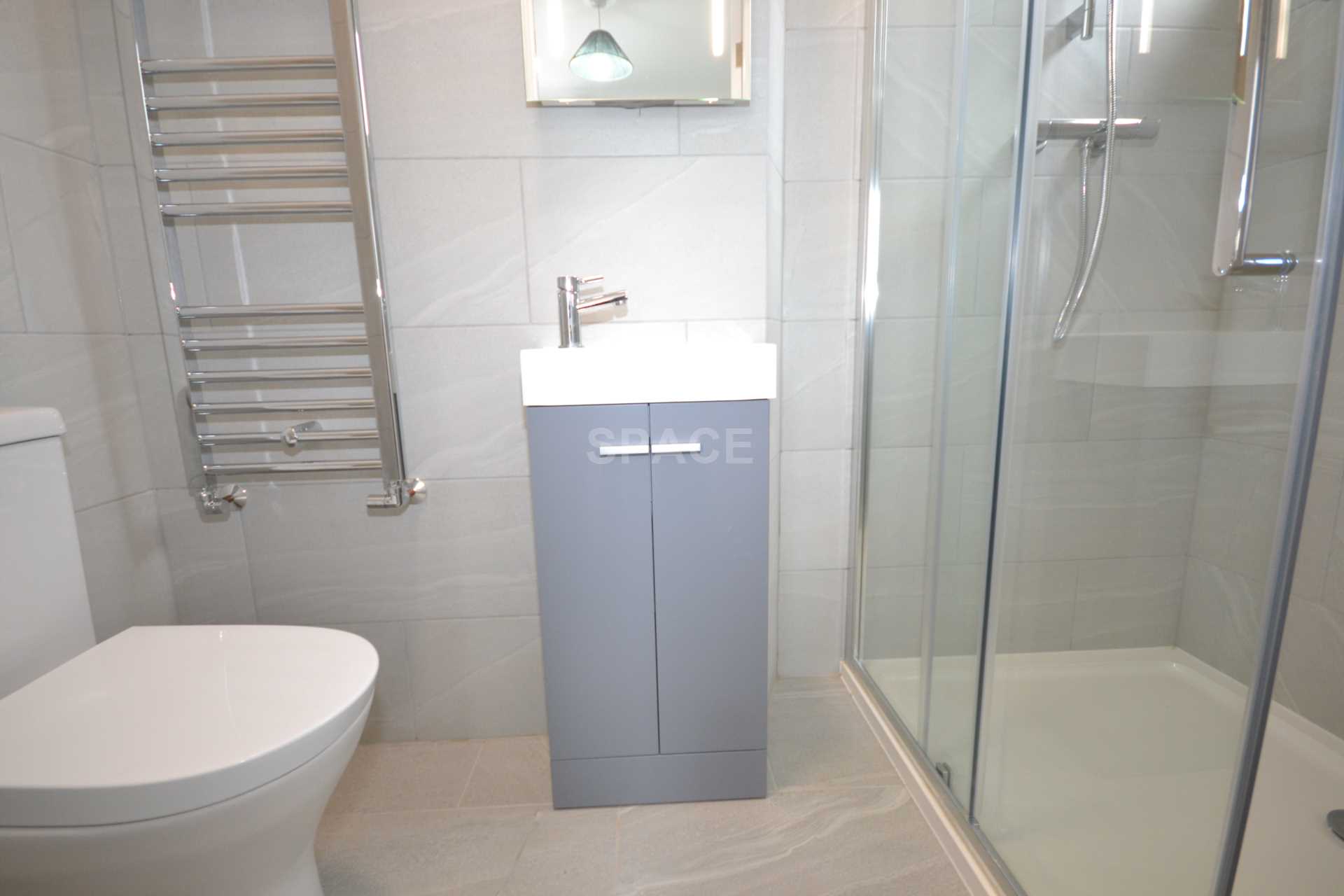 Wokingham Road, Reading, Berkshire, RG6 1JL- Room 3, Image 2