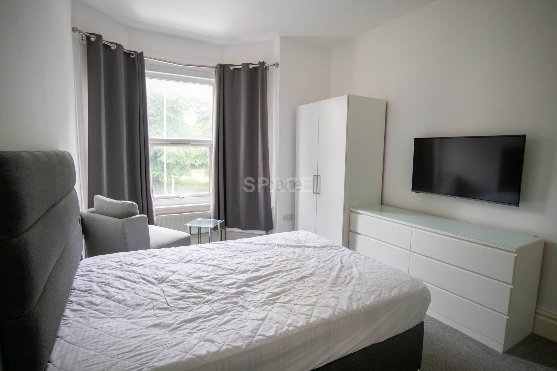 Wokingham Road, Reading, Berkshire, RG6 1JL- Room 6, Image 2