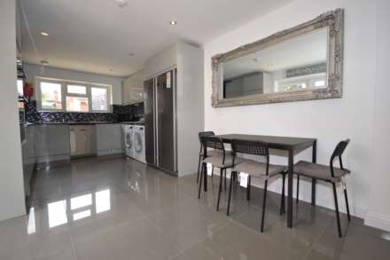 Wokingham Road, Reading, Berkshire, RG6 1JL- Room 6, Image 5