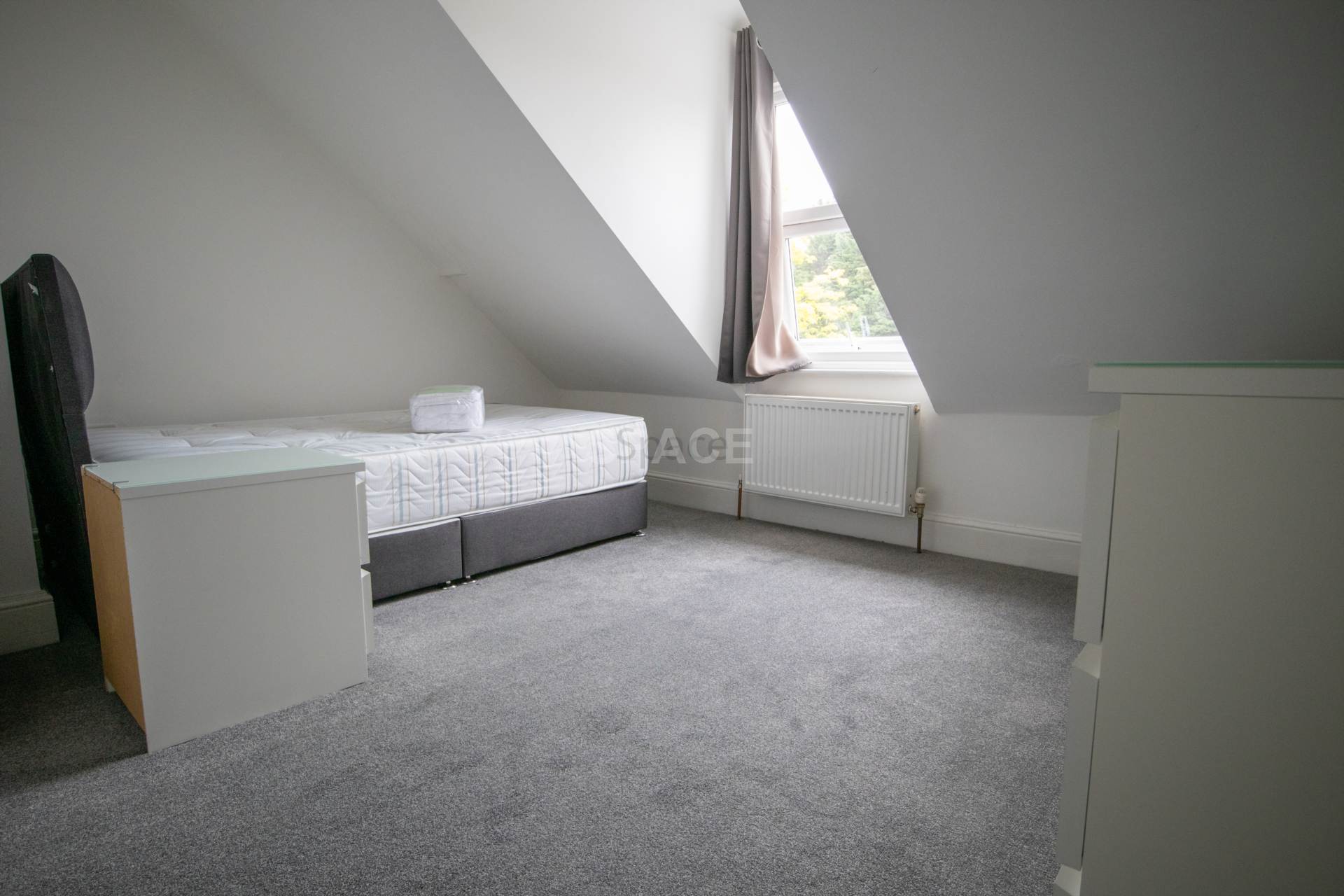 Wokingham Road, Reading, Berkshire, RG6 1JL- Room 7, Image 1