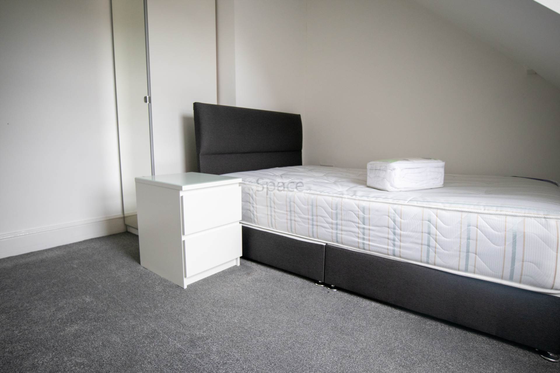 Wokingham Road, Reading, Berkshire, RG6 1JL- Room 7, Image 2