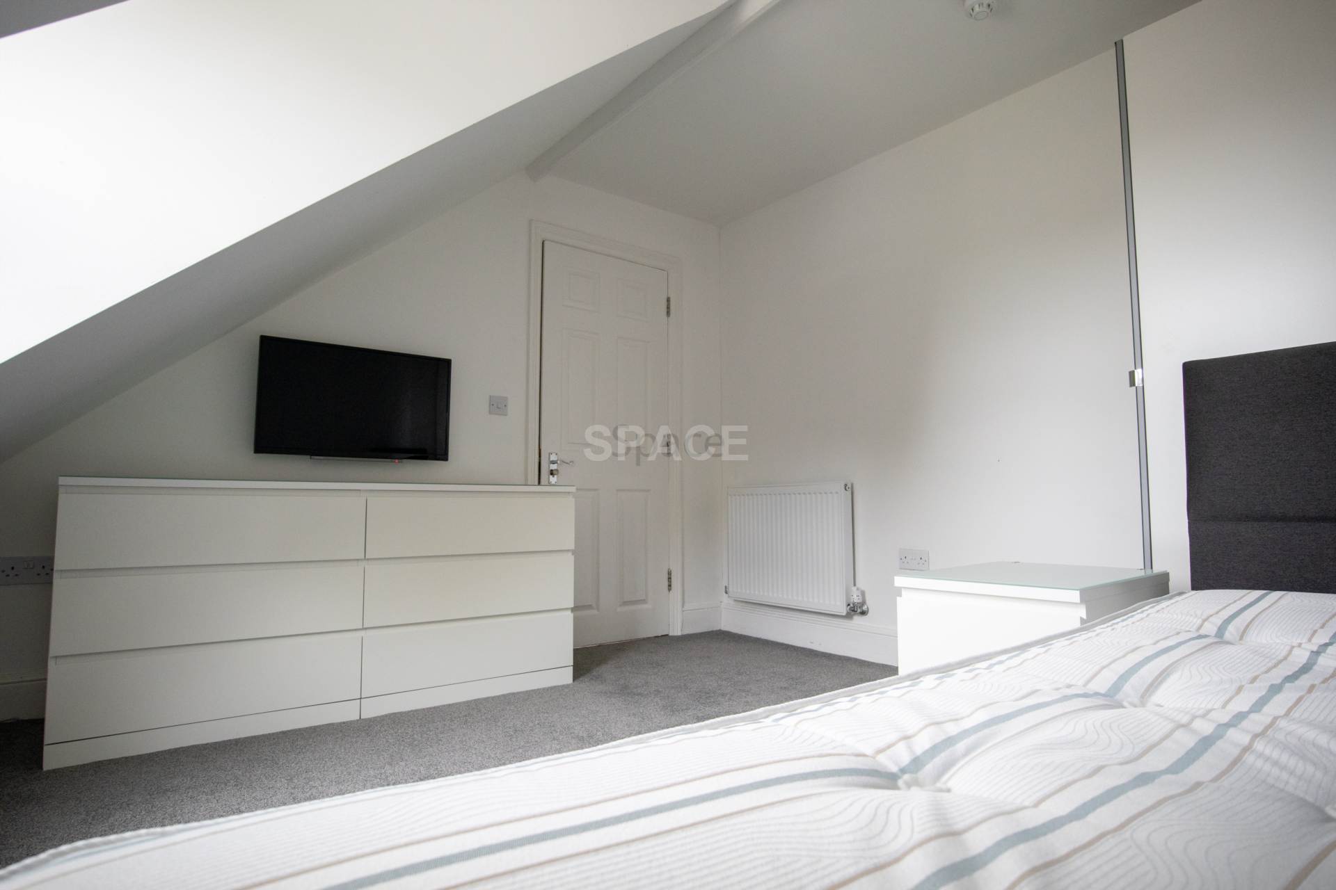 Wokingham Road, Reading, Berkshire, RG6 1JL- Room 7, Image 3