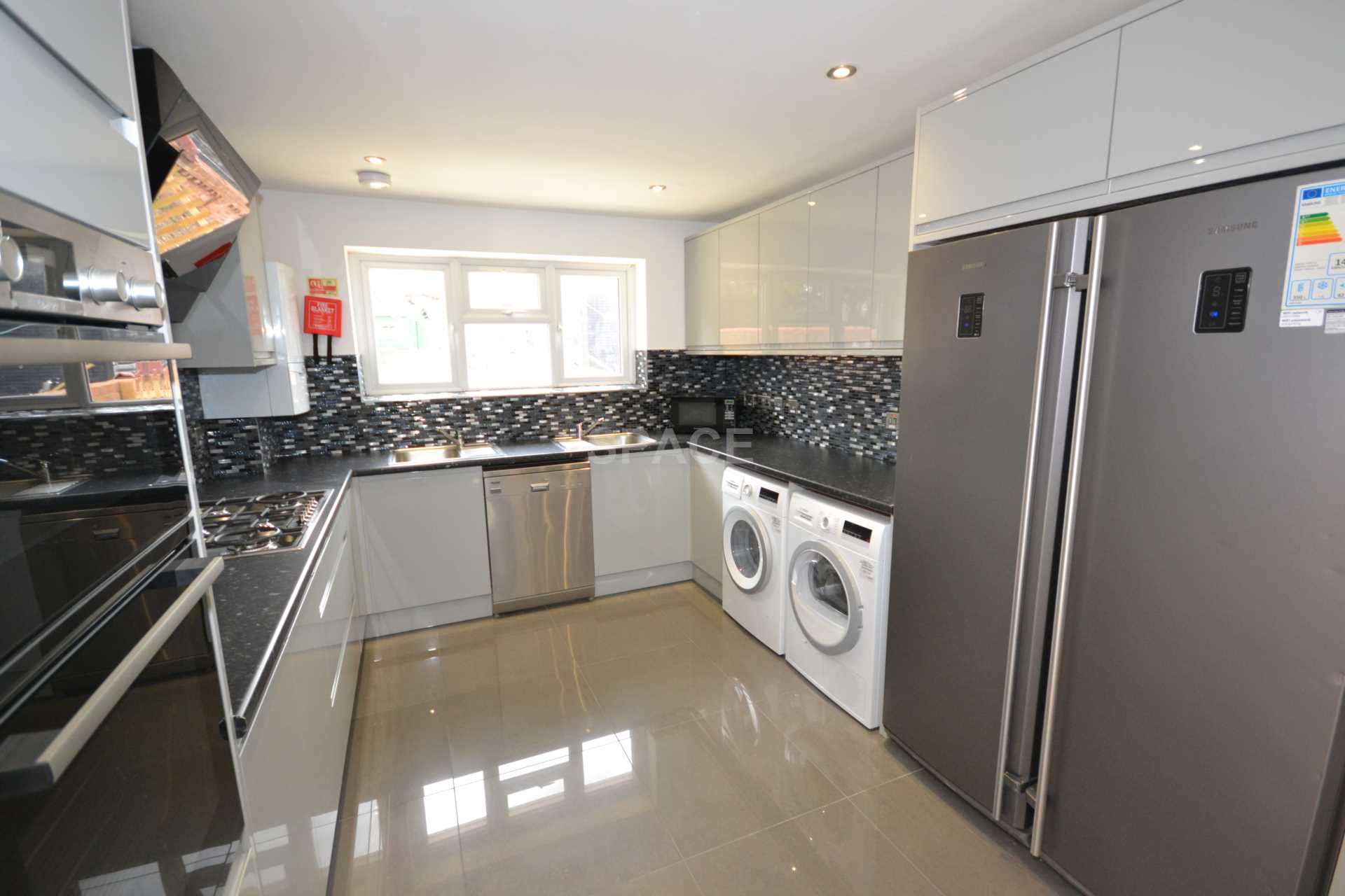 Wokingham Road, Reading, Berkshire, RG6 1JL- Room 7, Image 8