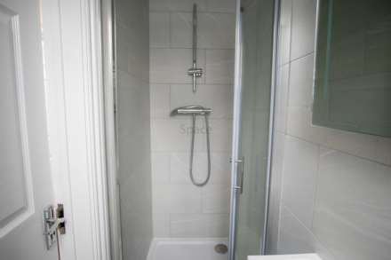 Wokingham Road, Reading, Berkshire, RG6 1JL- Room 7, Image 11