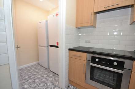 Courts Road, Reading RG6 7DJ, Image 6