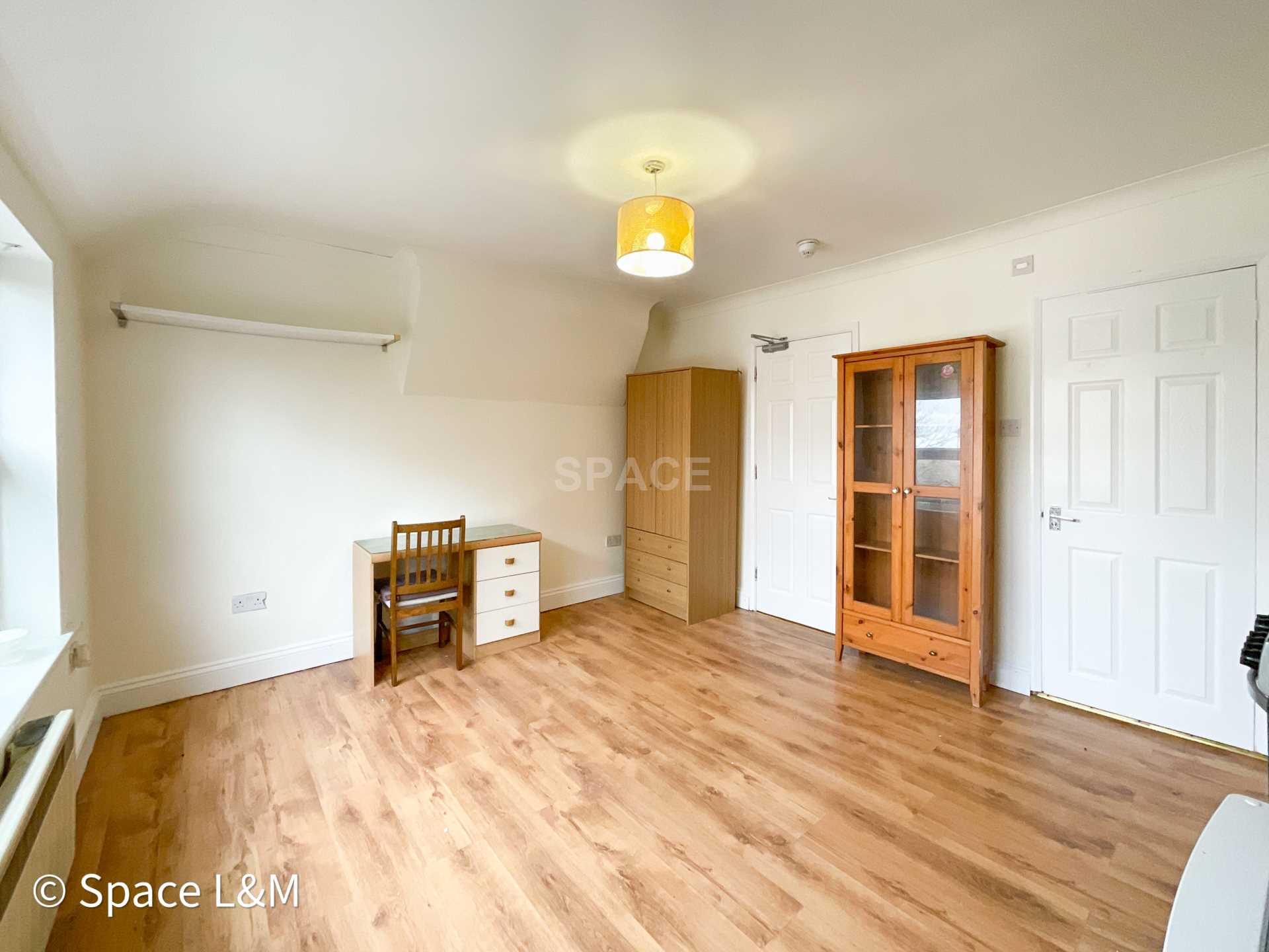 London Road, Reading, Image 4