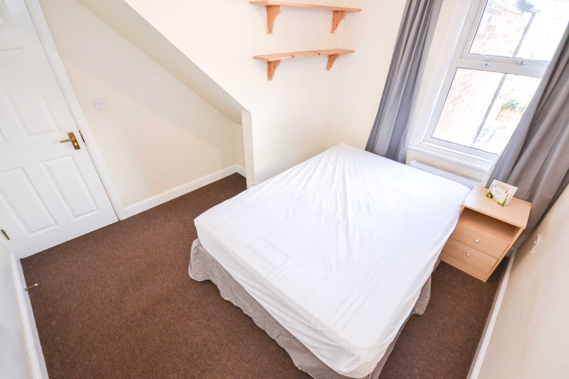 Grange Avenue, Earley, Reading, Berkshire, RG6 1DJ, Image 8