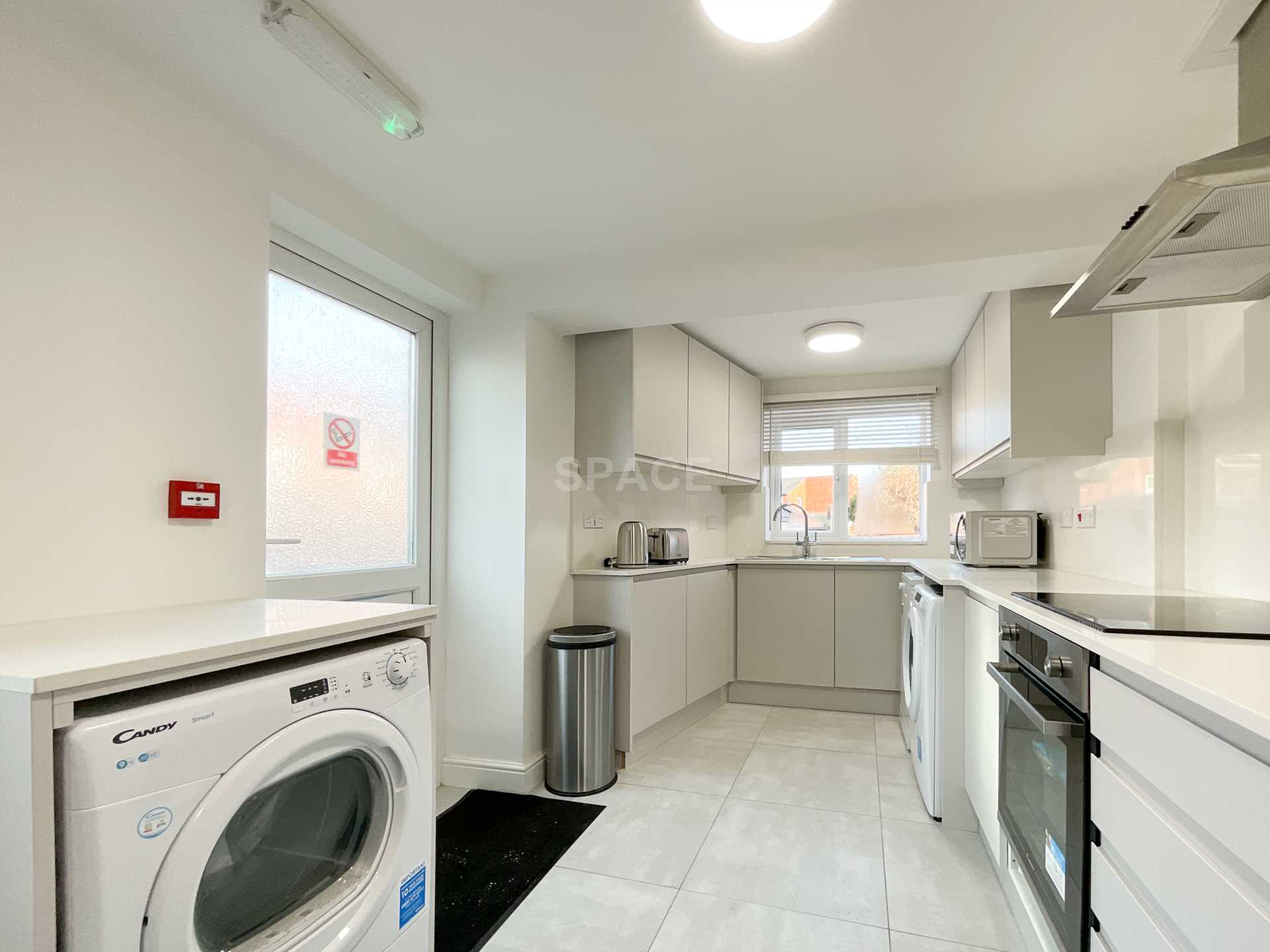 St Edwards Road, Earley, Reading, Berkshire, RG6 1NL, Image 7