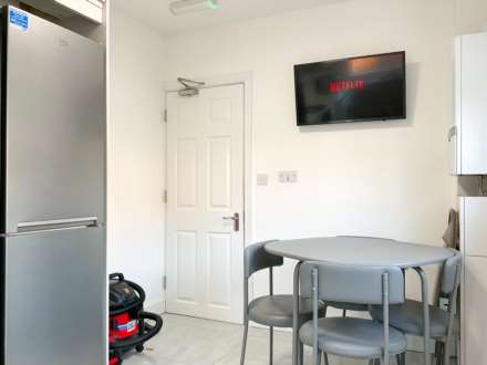 St Edwards Road, Earley, Reading, Berkshire, RG6 1NL, Image 5