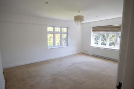 Shinfield Rd, Shinfield, Image 24