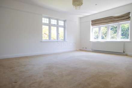 Shinfield Rd, Shinfield, Image 25
