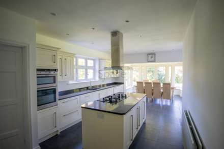 Shinfield Rd, Shinfield, Image 9