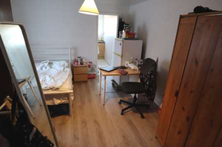 1 Bedroom Studio, Whitley Street, Reading