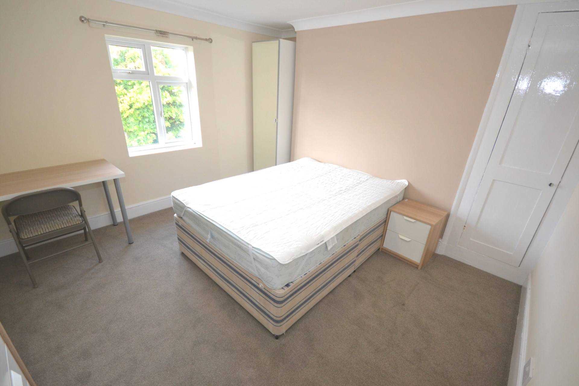 Watlington Street, Reading, Image 12